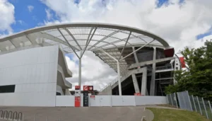 Ce vendredi 15 mai, le stade Gaston-Gérard s’apprête à vivre une soirée pas comme les autres