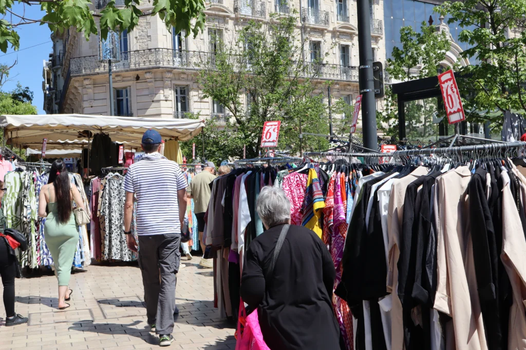 En images : une foule au rendez-vous pour la Braderie de Printemps à Dijon