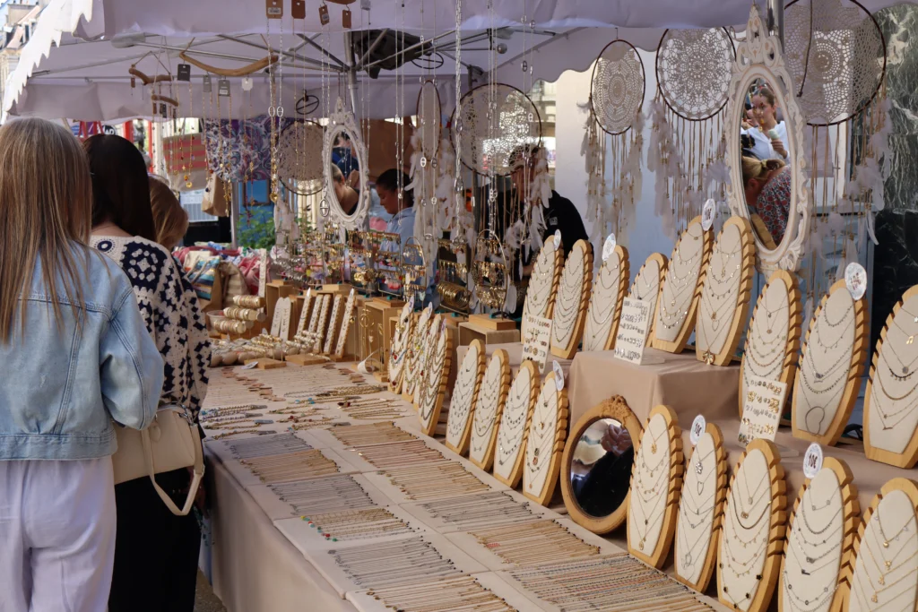 En images : une foule au rendez-vous pour la Braderie de Printemps à Dijon