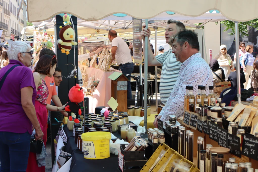 En images : une foule au rendez-vous pour la Braderie de Printemps à Dijon