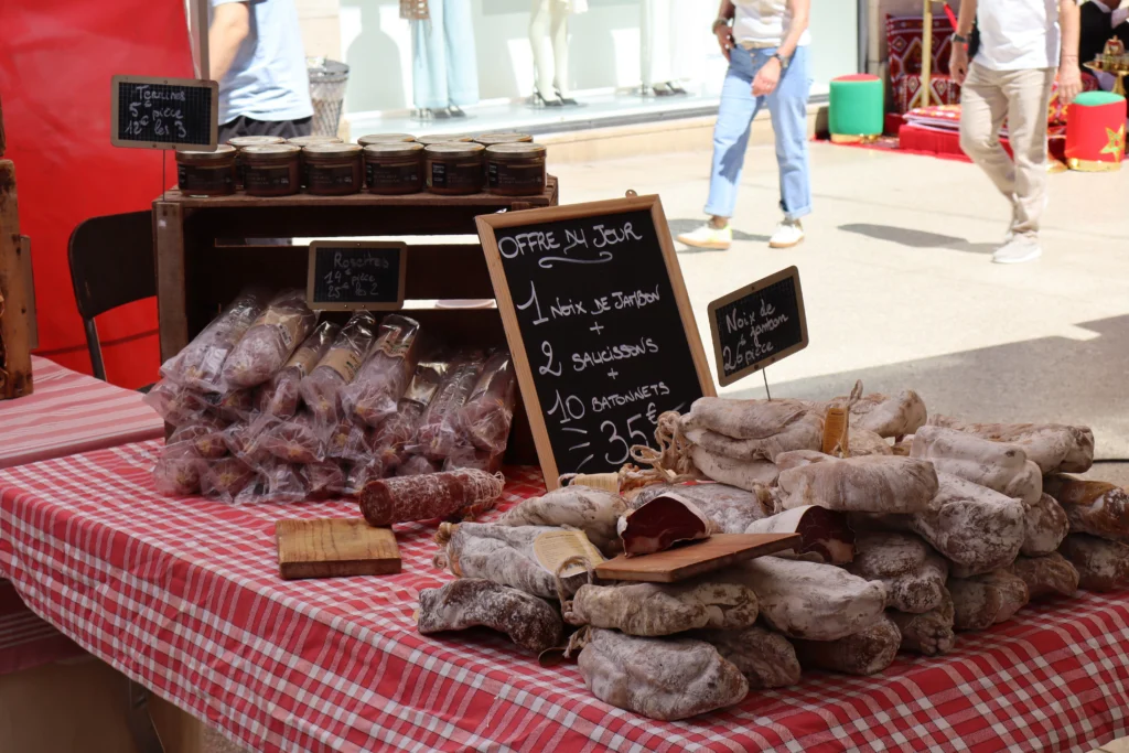 En images : une foule au rendez-vous pour la Braderie de Printemps à Dijon