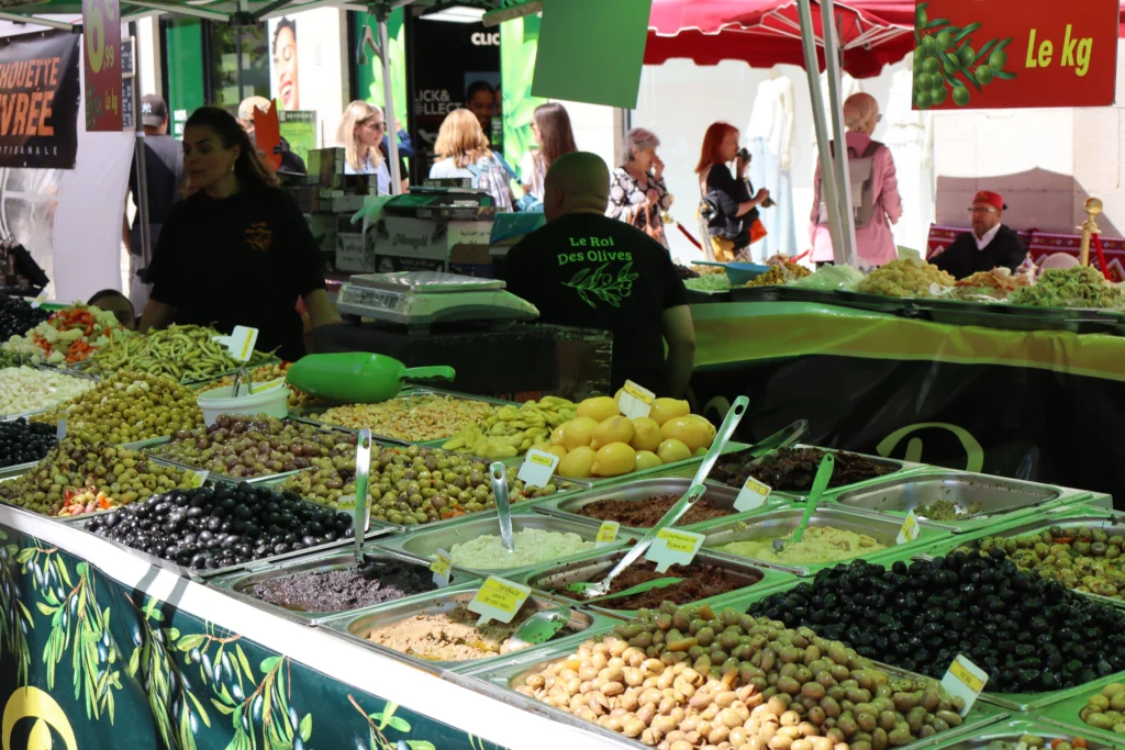 En images : une foule au rendez-vous pour la Braderie de Printemps à Dijon