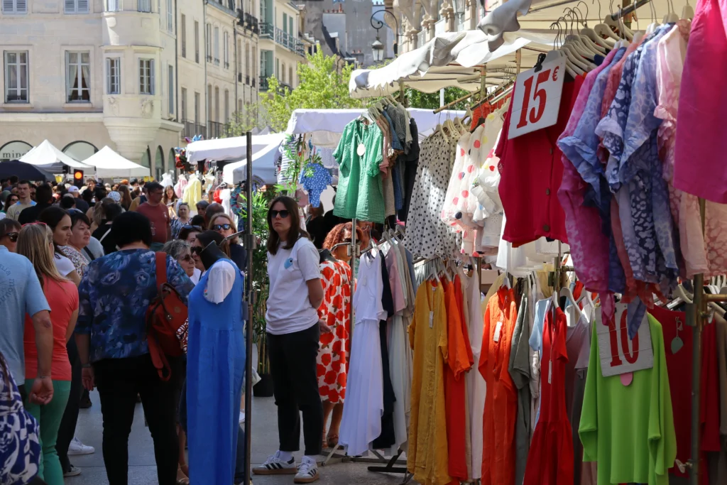 En images : une foule au rendez-vous pour la Braderie de Printemps à Dijon