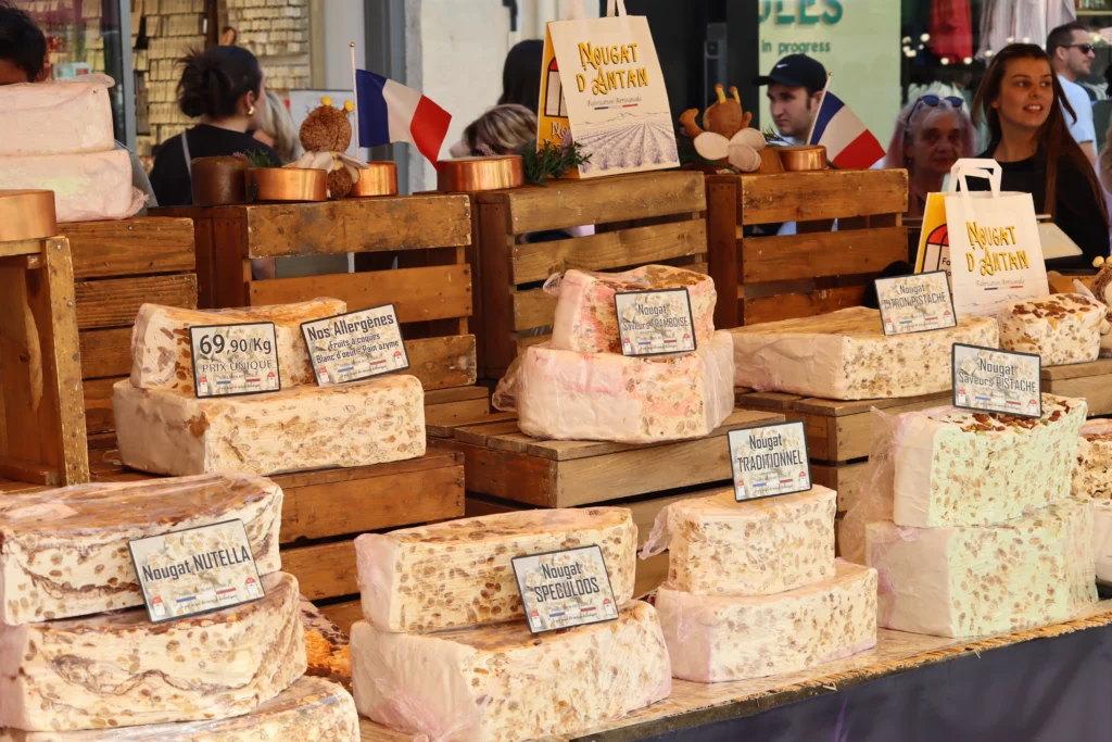 En images : une foule au rendez-vous pour la Braderie de Printemps à Dijon