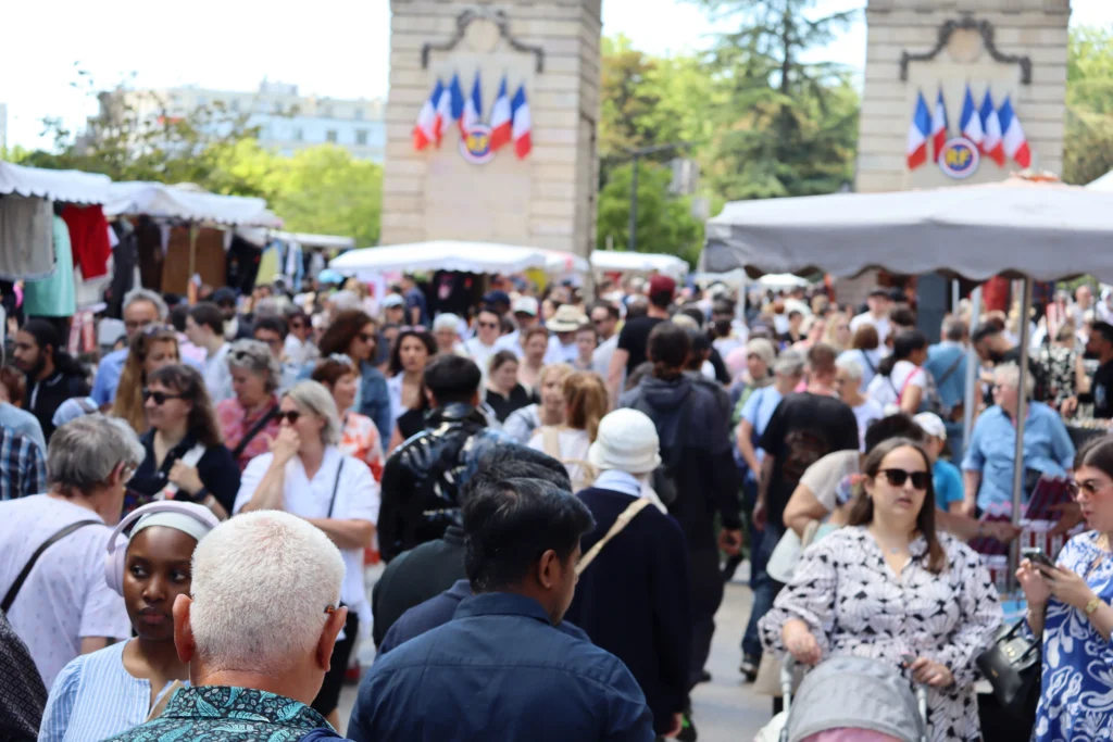 En images : une foule au rendez-vous pour la Braderie de Printemps à Dijon