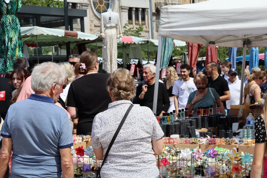 En images : une foule au rendez-vous pour la Braderie de Printemps à Dijon
