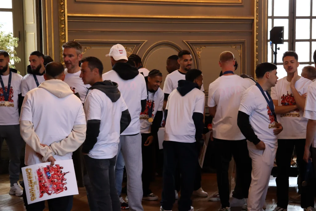 En images : le DFCO prolonge la fête dans le centre-ville de Dijon