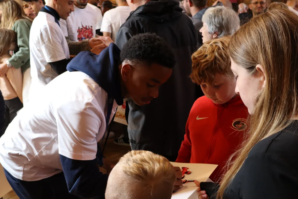 En images : le DFCO prolonge la fête dans le centre-ville de Dijon