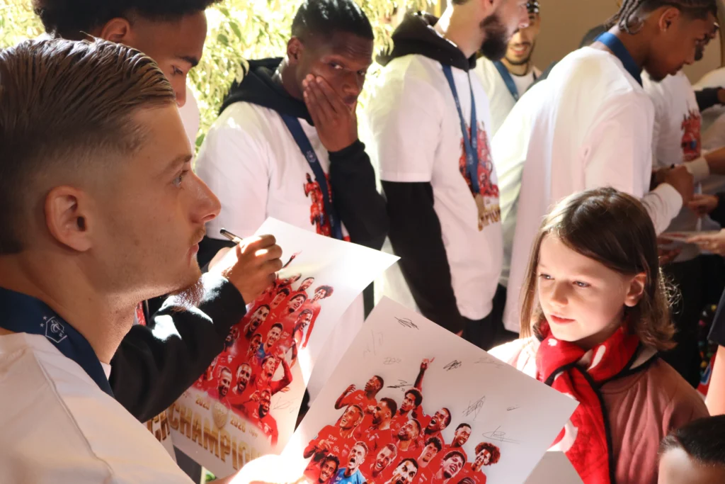 En images : le DFCO prolonge la fête dans le centre-ville de Dijon