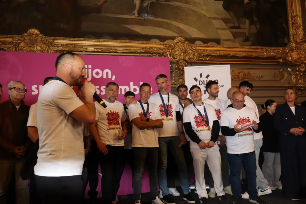 En images : le DFCO prolonge la fête dans le centre-ville de Dijon