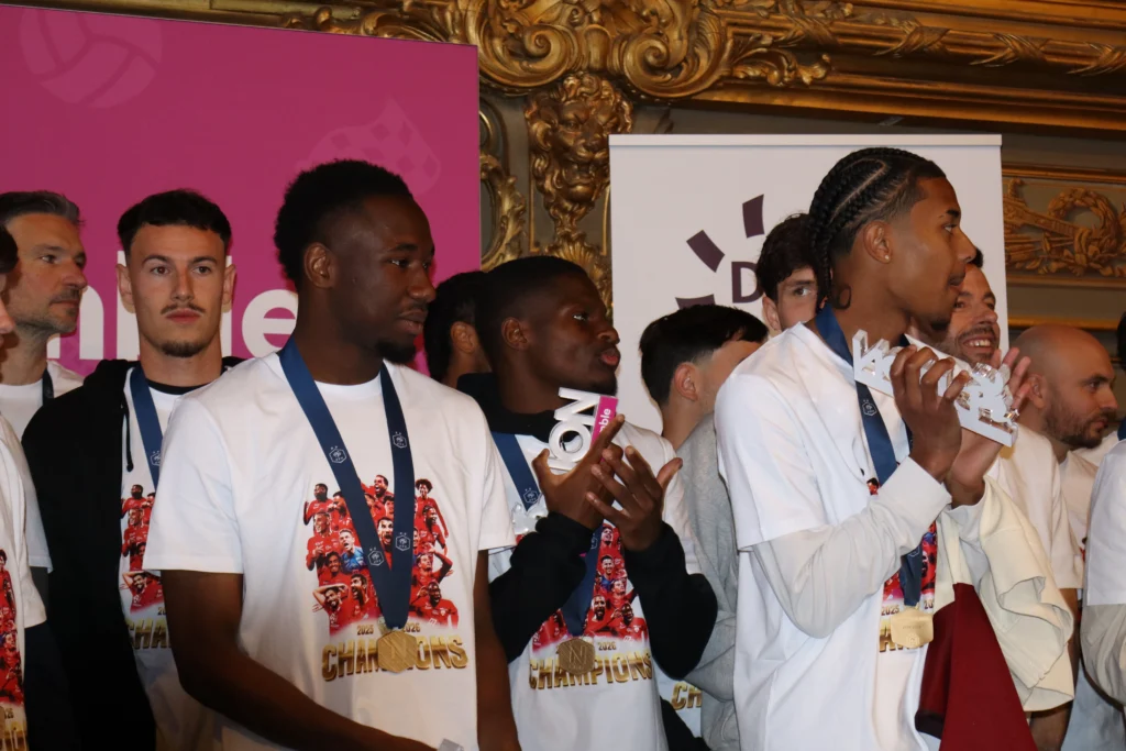 En images : le DFCO prolonge la fête dans le centre-ville de Dijon