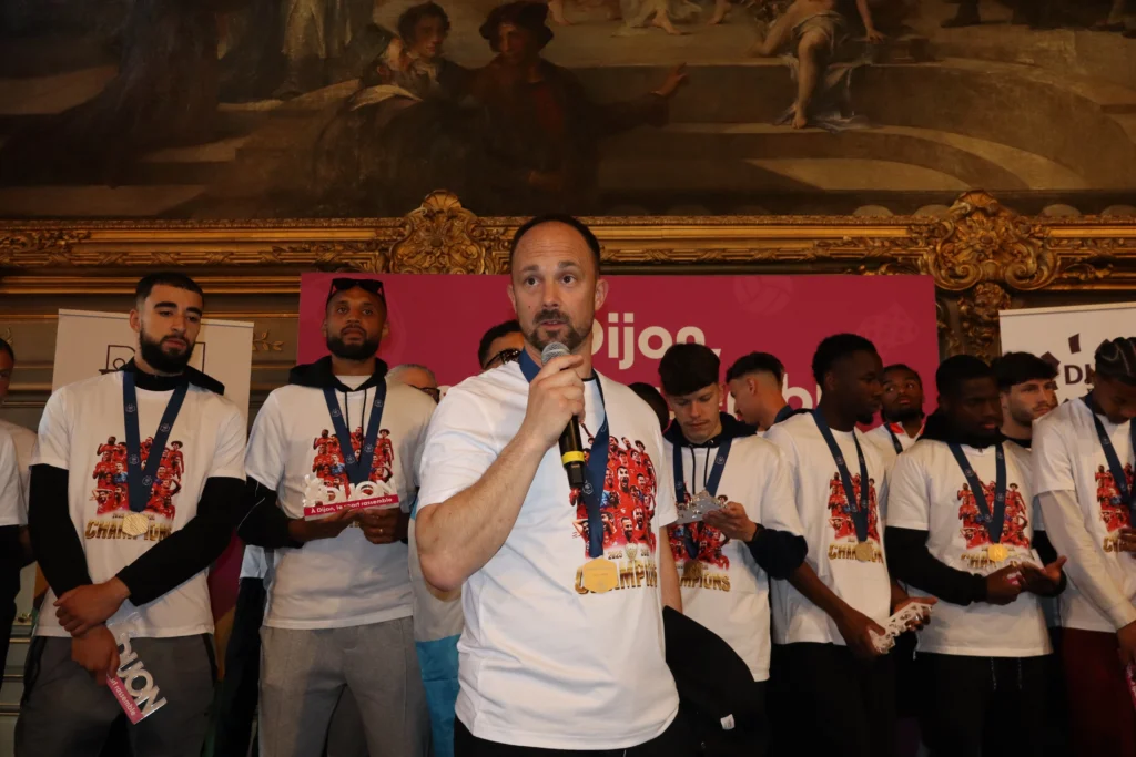 En images : le DFCO prolonge la fête dans le centre-ville de Dijon