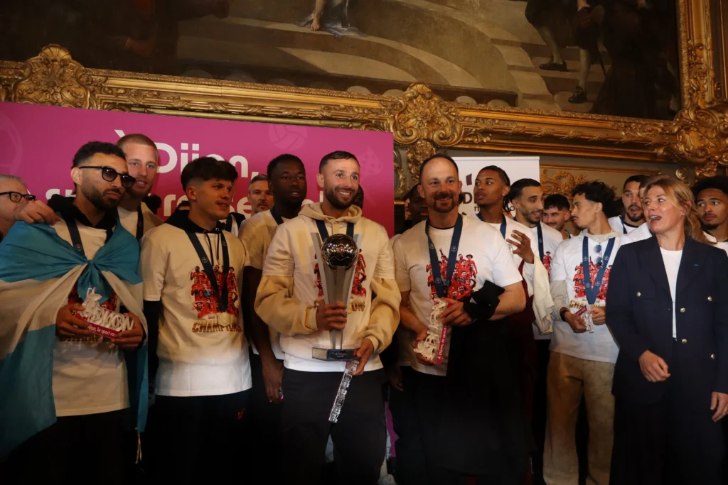 En images : le DFCO prolonge la fête dans le centre-ville de Dijon