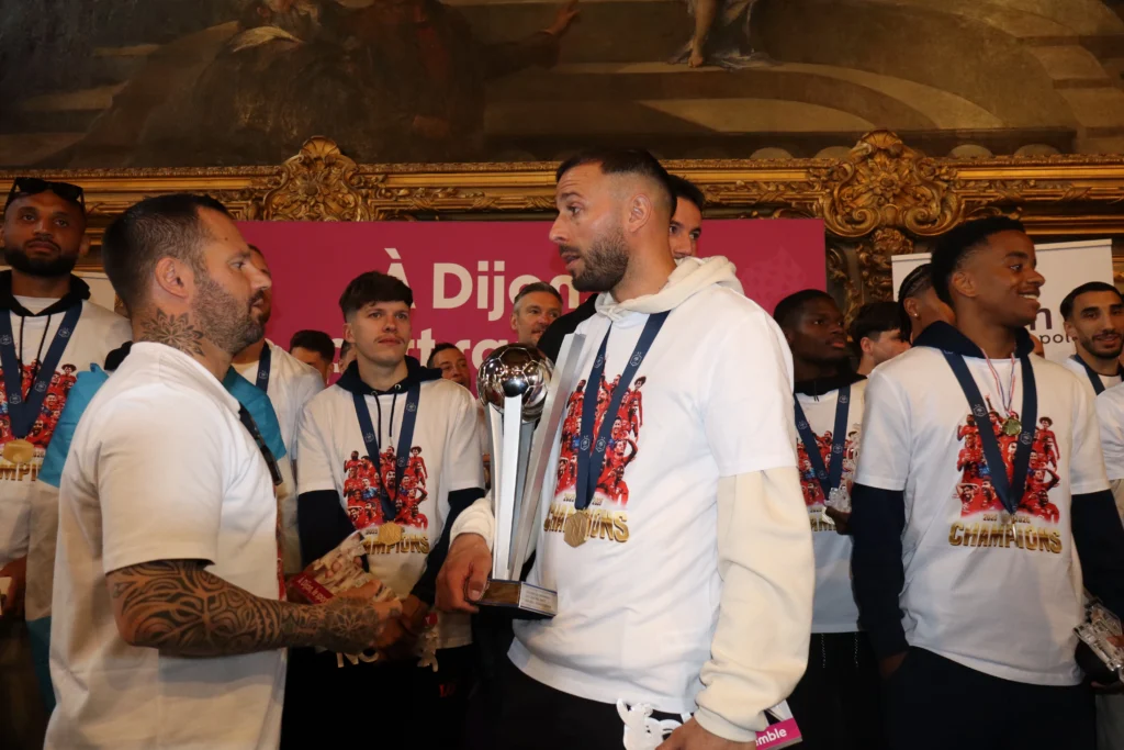 En images : le DFCO prolonge la fête dans le centre-ville de Dijon
