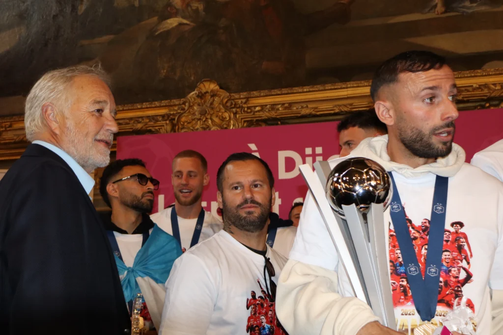 En images : le DFCO prolonge la fête dans le centre-ville de Dijon