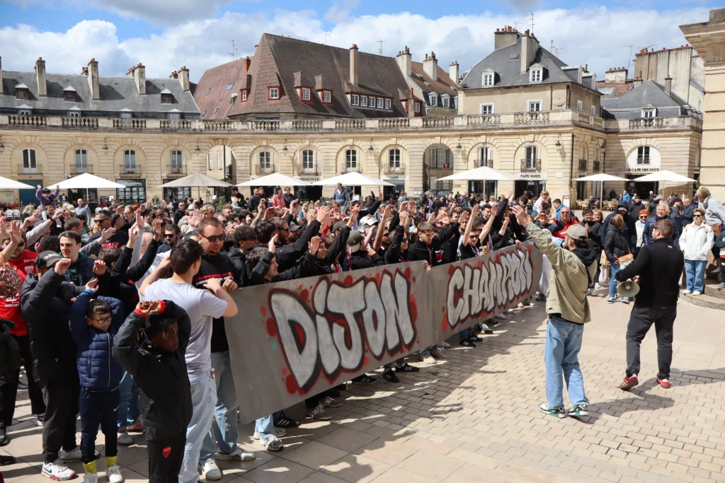 En images : le DFCO prolonge la fête dans le centre-ville de Dijon