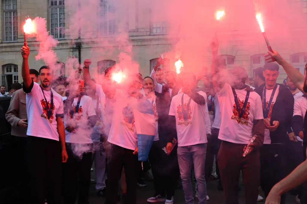 En images : le DFCO prolonge la fête dans le centre-ville de Dijon