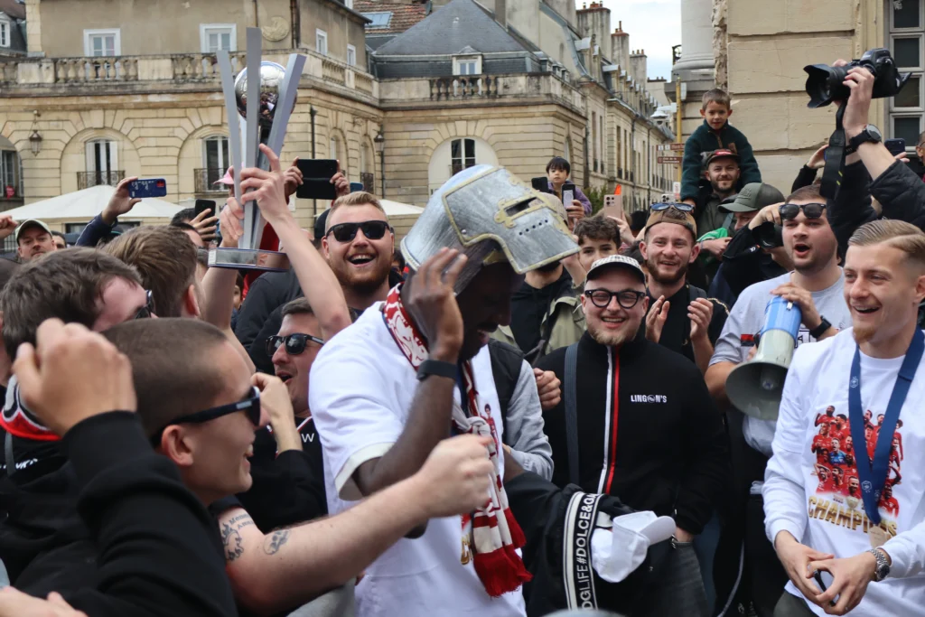 En images : le DFCO prolonge la fête dans le centre-ville de Dijon