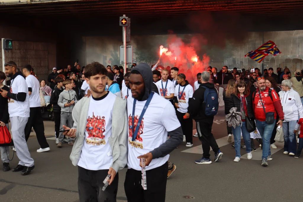 En images : le DFCO prolonge la fête dans le centre-ville de Dijon