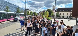 Golden Coast à Dijon : une impressionnante file d’attente pour les navettes gratuites dès le premier jour
