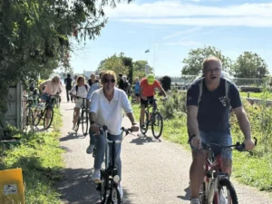 Casque à vélo : Nathalie Koenders ouvre le débat, un an après avoir roulé tête nue