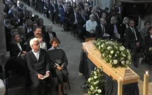 À Semur-en-Auxois, un dernier hommage à François Patriat en présence d’Emmanuel Macron