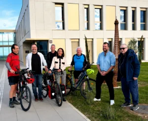 « Une cause, trois établissements, un défi » : trois cyclistes vont parcourir 250 kilomètres pour soutenir la lutte contre le cancer