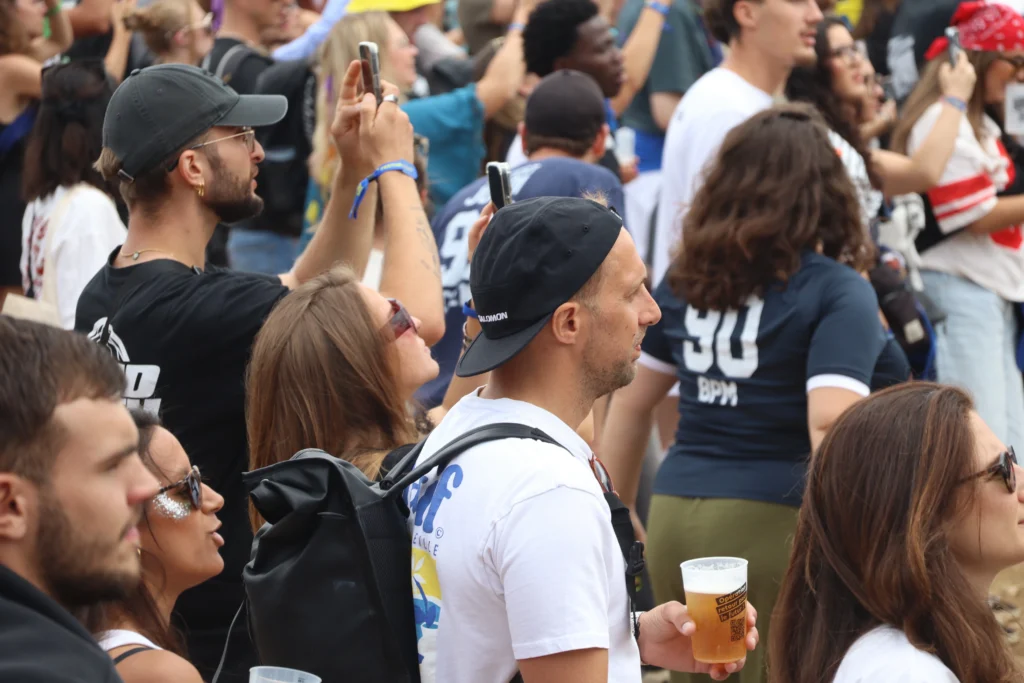 En images : immersion dans l’ambiance du Golden Coast ce samedi