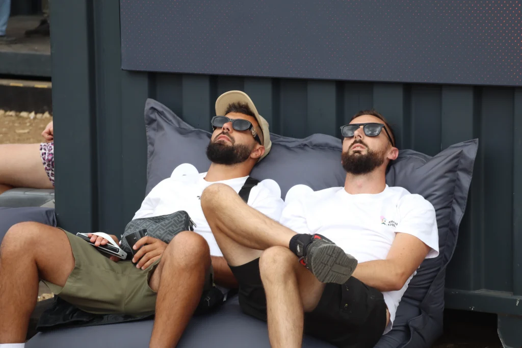 En images : immersion dans l’ambiance du Golden Coast ce samedi