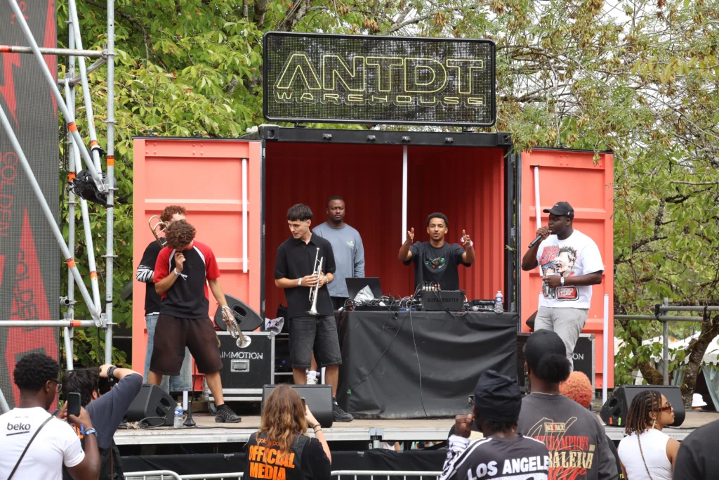 En images : immersion dans l’ambiance du Golden Coast ce samedi