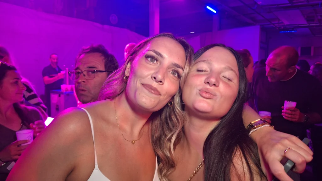 En images – Le Bal des pompiers de Dijon fait une nouvelle fois le plein à la caserne du Transvaal
