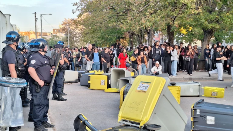 Blocages dans plusieurs lycées de l’académie de Dijon : 15 interpellations et un appel au calme de la rectrice