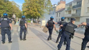 Dijon : tensions devant le lycée Le Castel lors de la mobilisation lycéenne