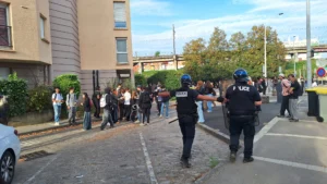 Dijon : selon la préfecture, deux personnes interpellées après des incidents devant le lycée Le Castel
