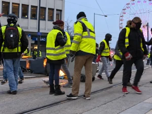 Gilets jaunes : les appels au 17 octobre se multiplient, faut-il craindre un nouveau mouvement ?