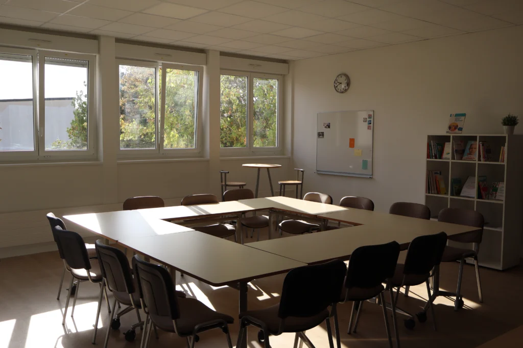 En images : le collège Champollion retrouve ses élèves après l’incendie