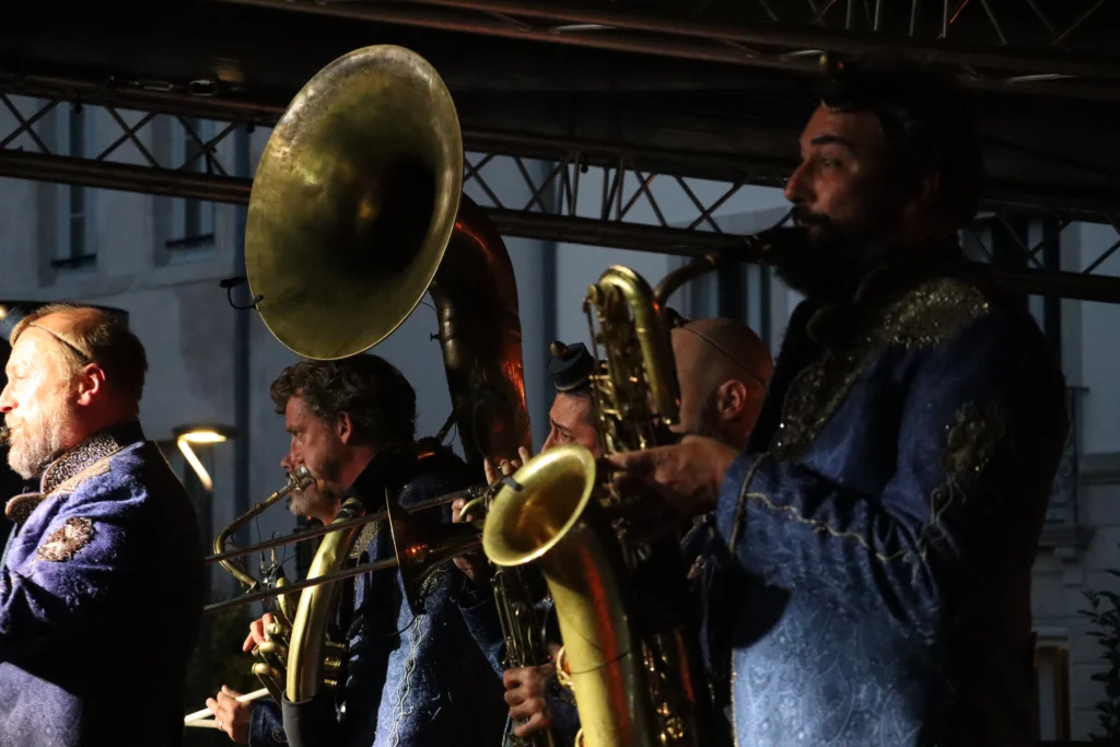 Une soirée festive pour lancer « Arts et Scènes »
