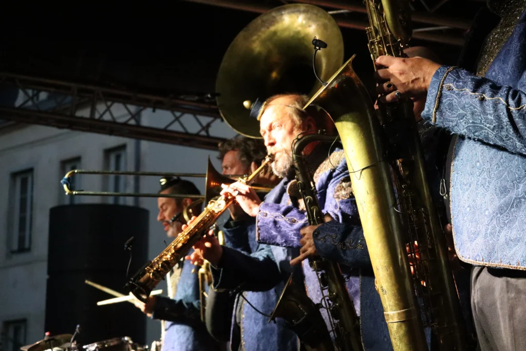 Une soirée festive pour lancer « Arts et Scènes »
