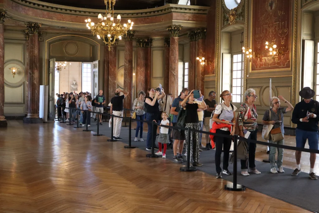 En images : une foule nombreuse à la mairie de Dijon pour les Journées du patrimoine