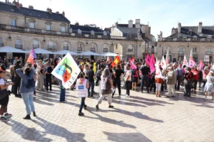 À Dijon, près de 200 manifestants contre le « permis de tuer » sur fond de tensions avec LFI 21