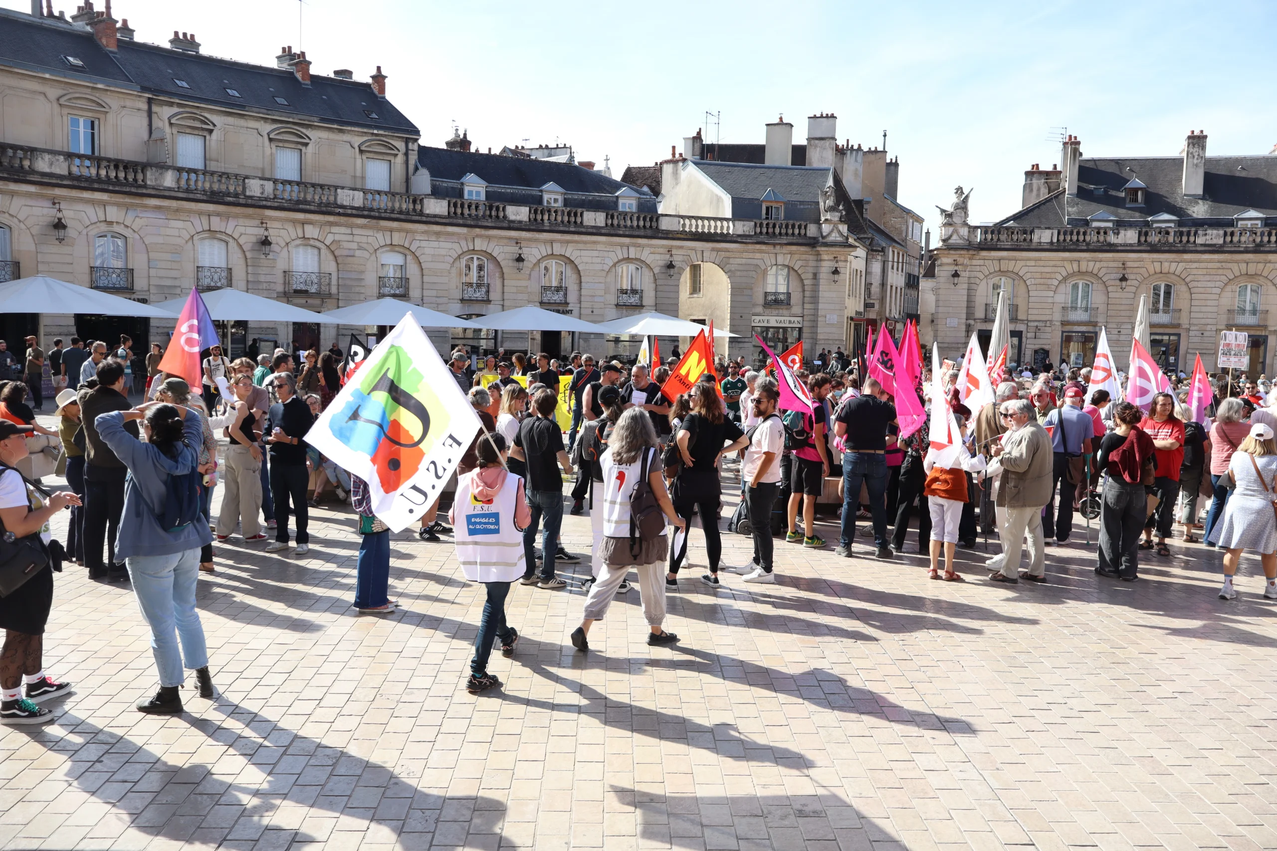 À Dijon, près de 200 manifestants contre le « permis de tuer » sur fond de tensions avec LFI 21