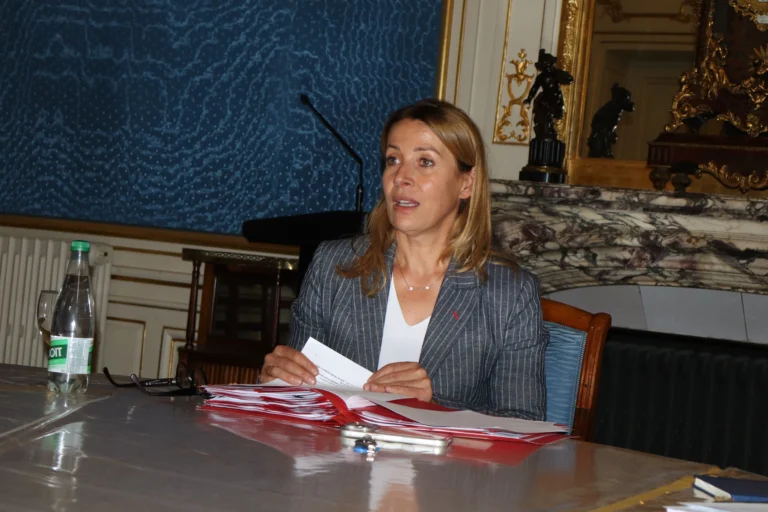 François Rebsamen élu sénateur : Nathalie Koenders en route vers la présidence de Dijon Métropole