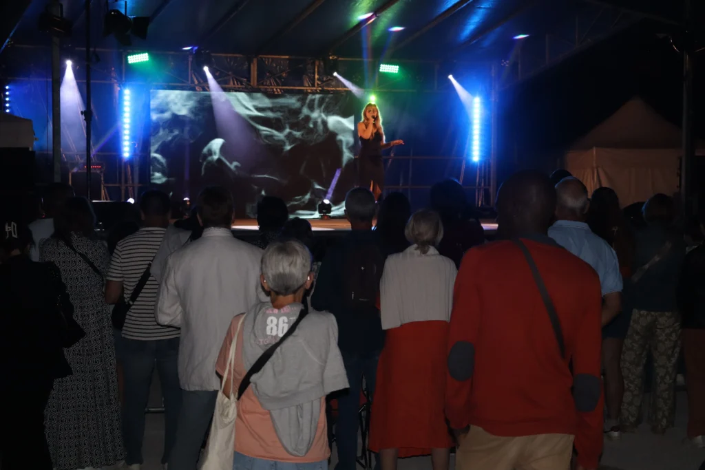 En images : le Port du Canal se transforme en cabaret à ciel ouvert