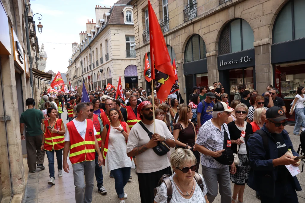 EN IMAGES. Grève et manifestation dans la fonction publique : le cortège dans les rues de Dijon