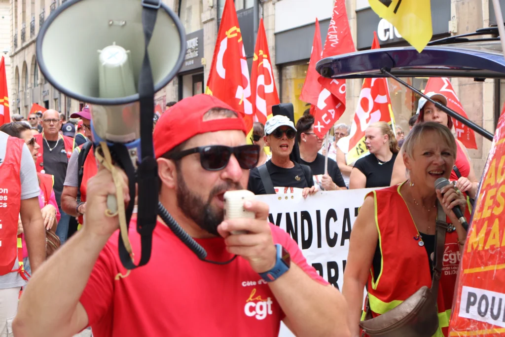 EN IMAGES. Grève et manifestation dans la fonction publique : le cortège dans les rues de Dijon
