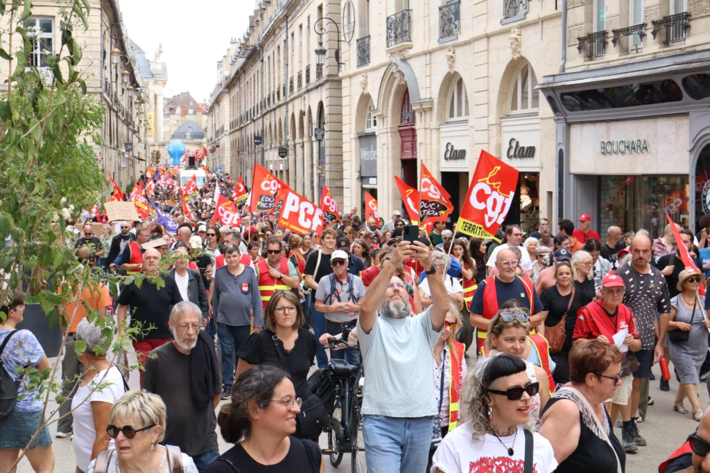 EN IMAGES. Grève et manifestation dans la fonction publique : le cortège dans les rues de Dijon