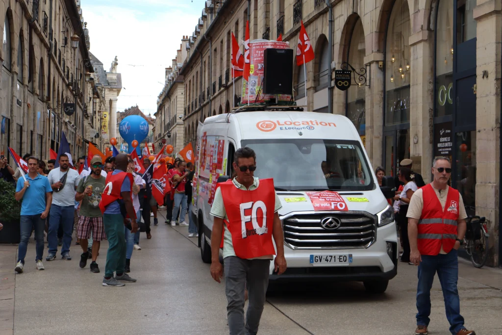 EN IMAGES. Grève et manifestation dans la fonction publique : le cortège dans les rues de Dijon