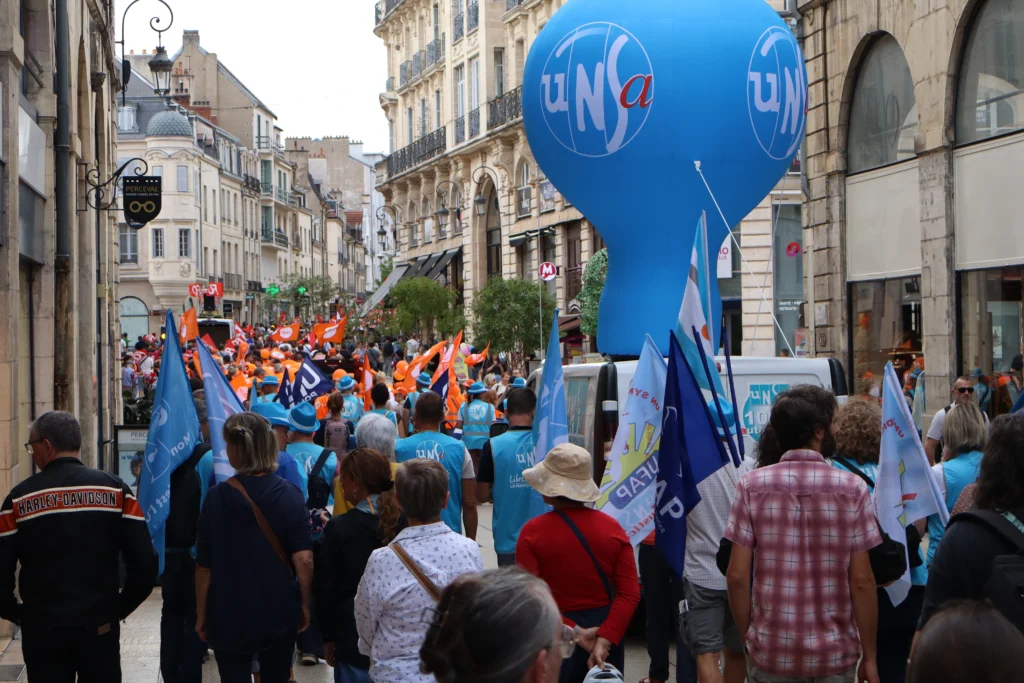 EN IMAGES. Grève et manifestation dans la fonction publique : le cortège dans les rues de Dijon