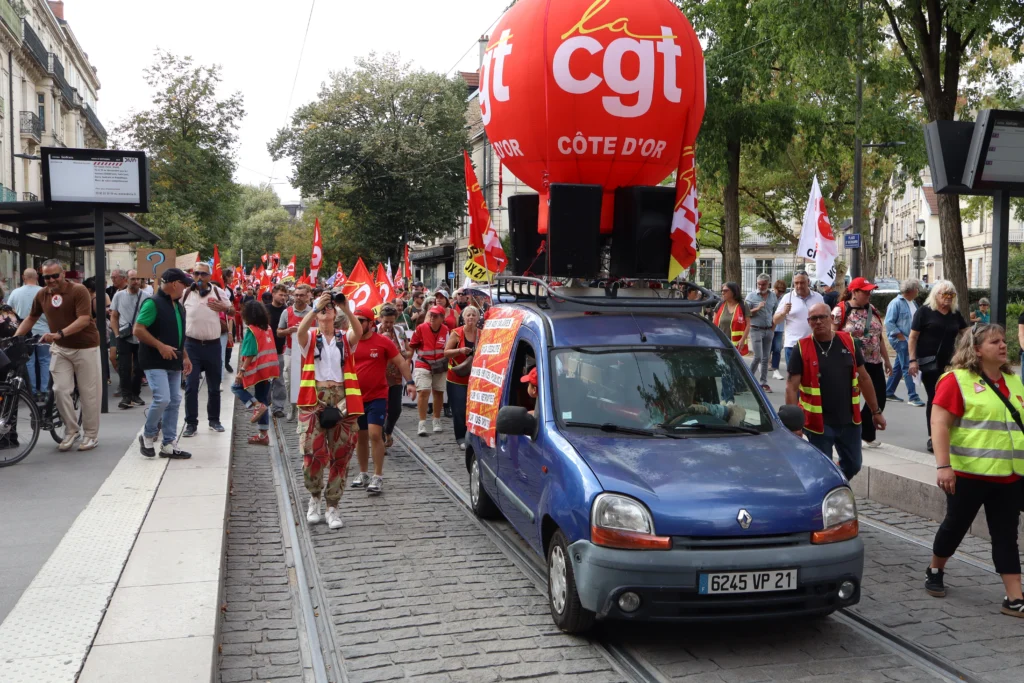 EN IMAGES. Grève et manifestation dans la fonction publique : le cortège dans les rues de Dijon