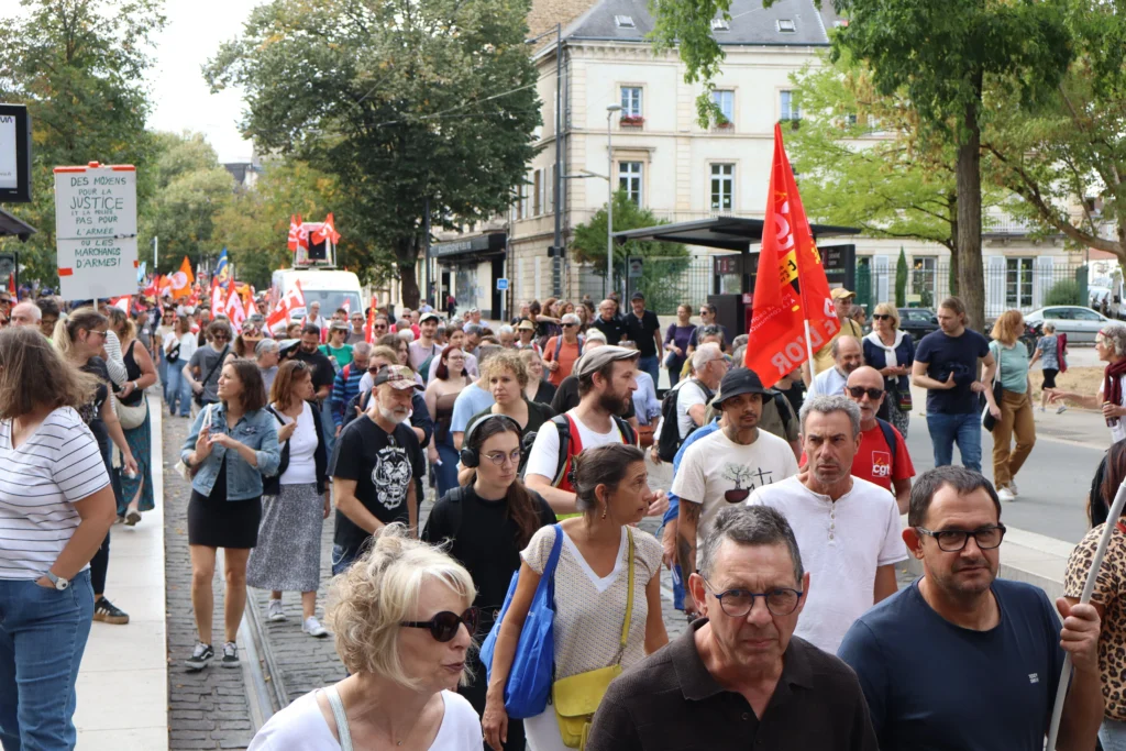 EN IMAGES. Grève et manifestation dans la fonction publique : le cortège dans les rues de Dijon